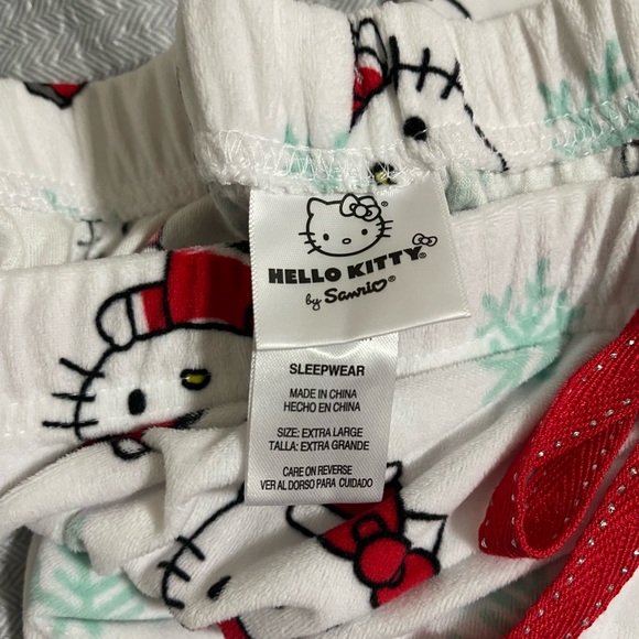 Hello kitty Pajama - Picture 3 of 4